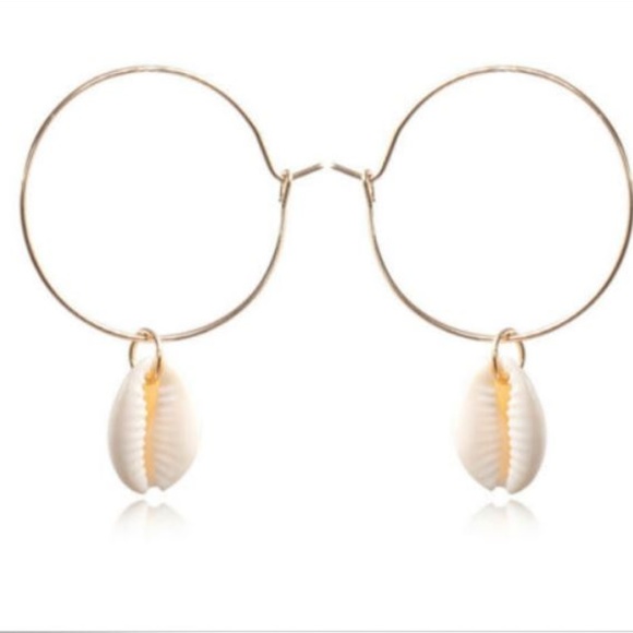 Shell Conch Cowrie Hoop Earrings - Picture 1 of 1